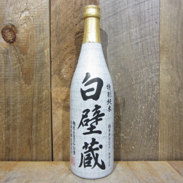 Shirakabe Gura Tokubetsu Junmai 720ml - Oak and Barrel