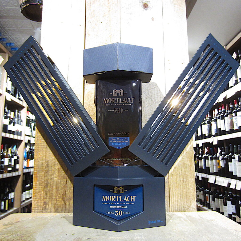 Mortlach Speyside 30 Year Single Malt Scotch gift box Mortlach Speyside 30 Year Single Malt Scotch gift box